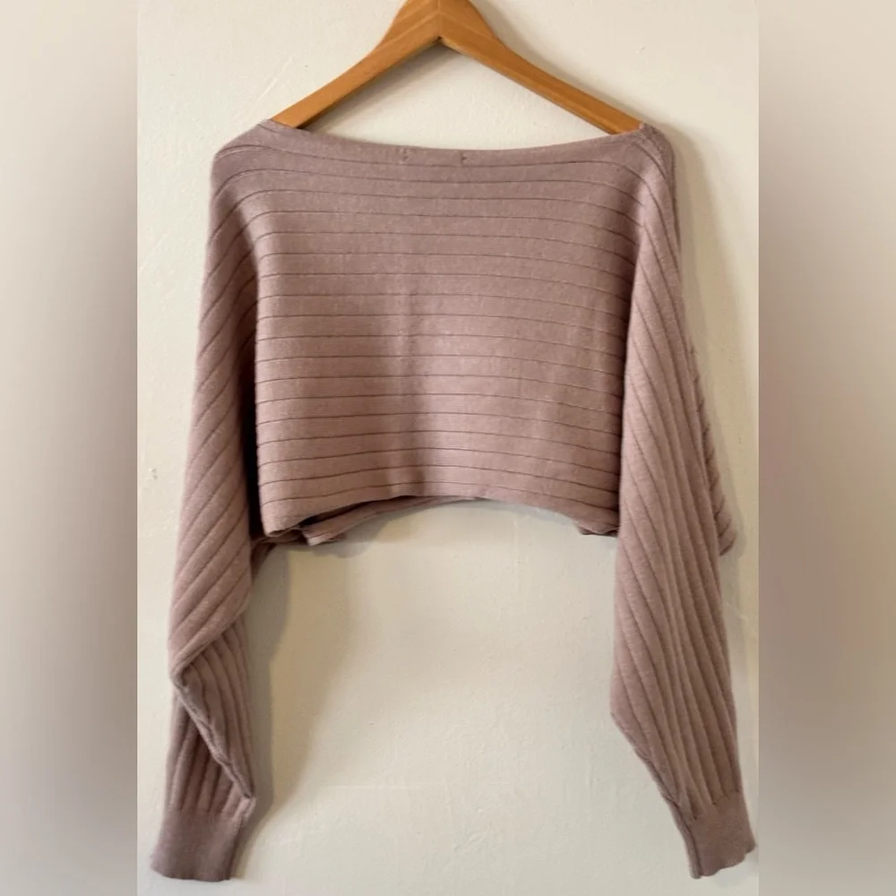 🌸Forever 21 Tan / Brown Size Medium Cropped Knit Sweater